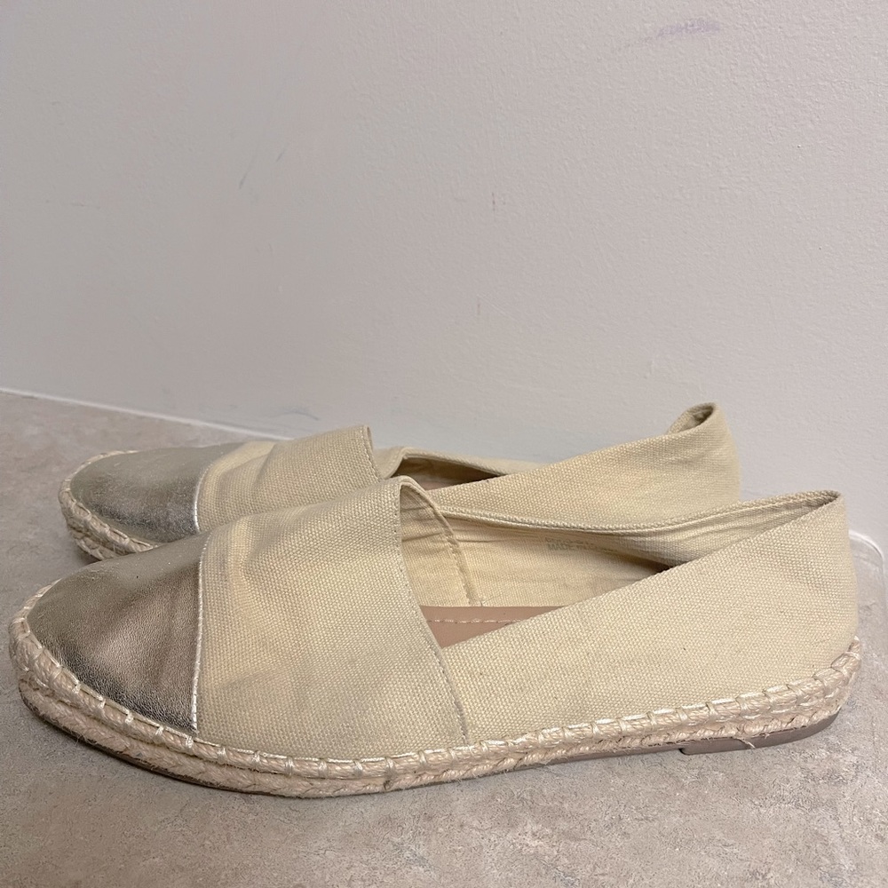 Linen flat shoes size 9 with metallic toe